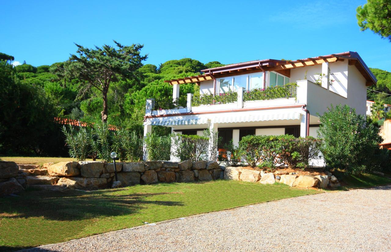 Albatros Aparthotel Capoliveri  Exterior photo