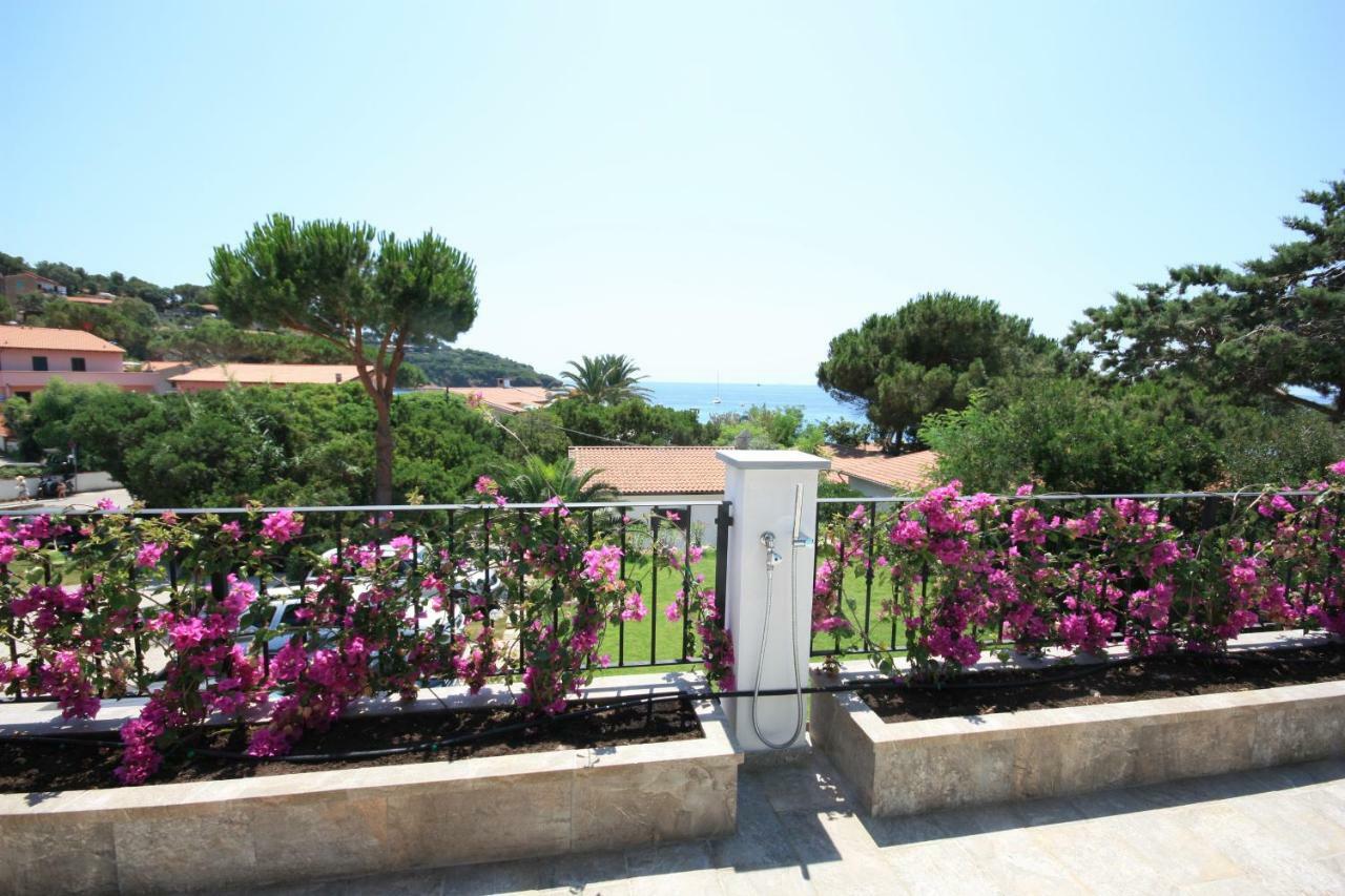 Albatros Aparthotel Capoliveri  Exterior photo